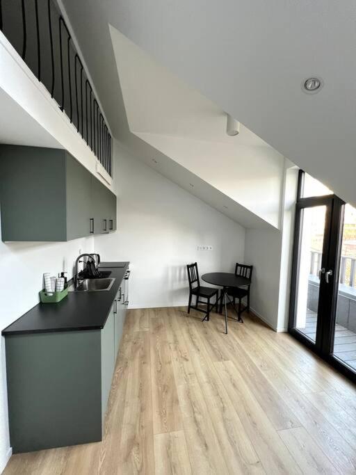 Appartamento Brand-New Central Loft Vilnius Esterno foto